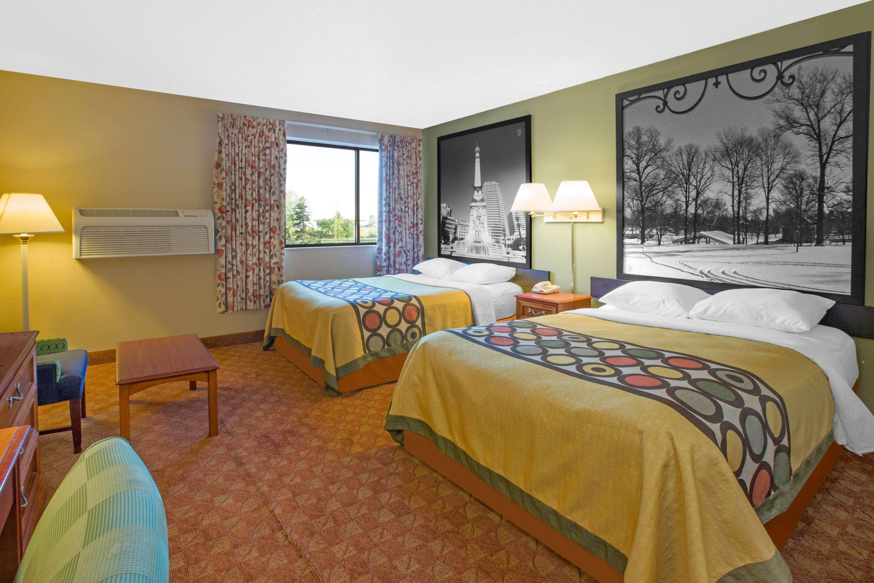 Super 8 By Wyndham Howe Exterior photo