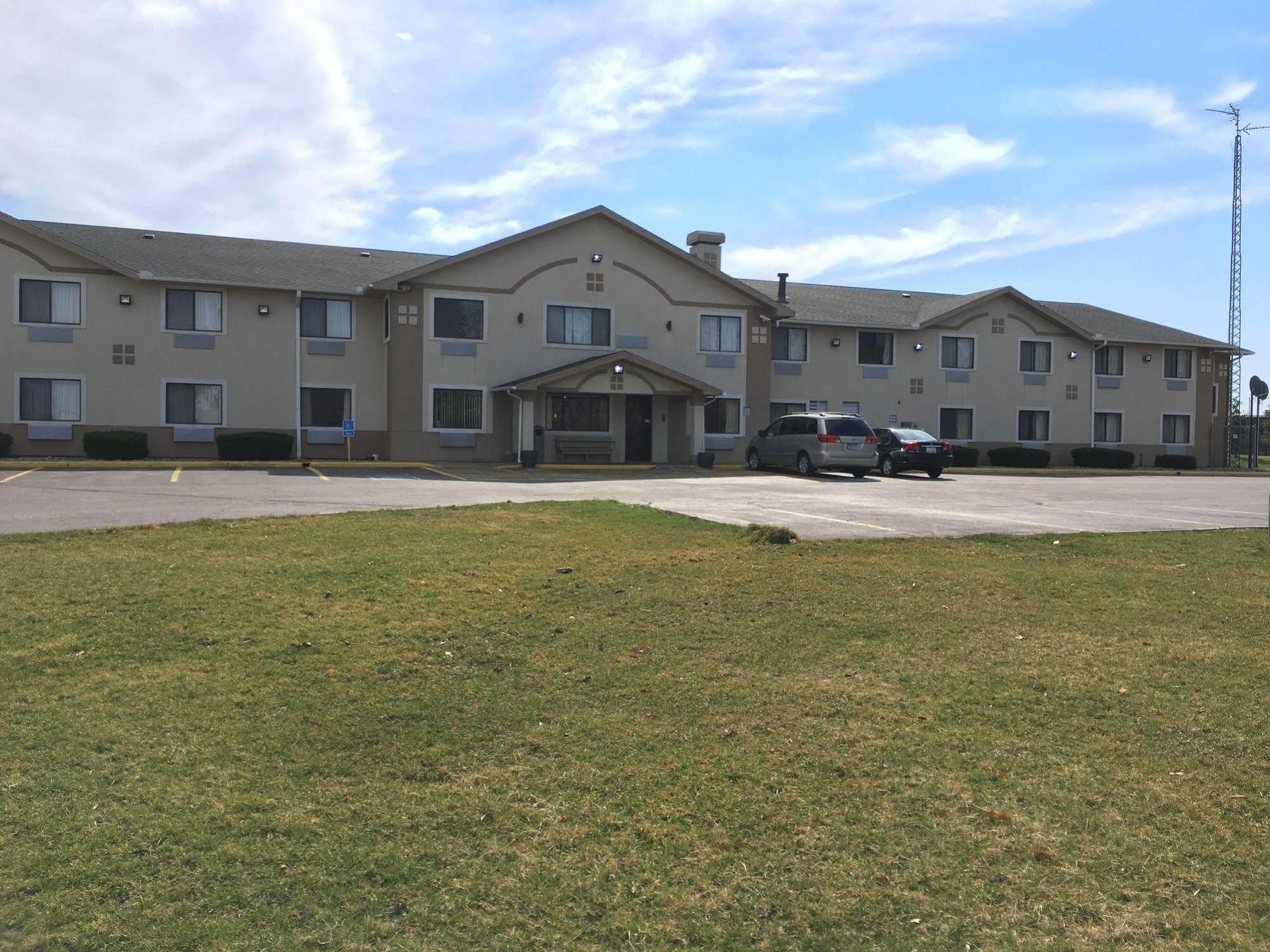 Super 8 By Wyndham Howe Exterior photo